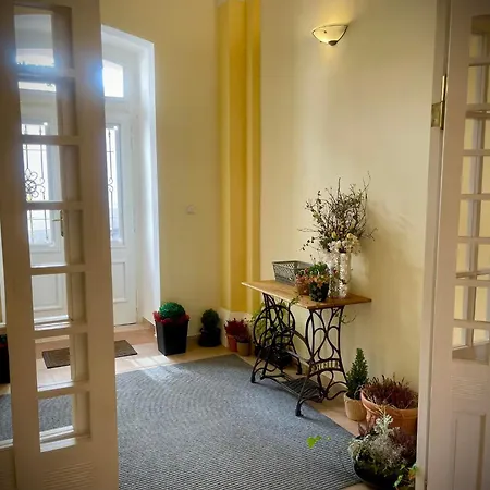 Frank Apartment *
